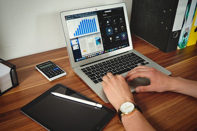 1744679678628185.jpg student-5224082_640.jpg